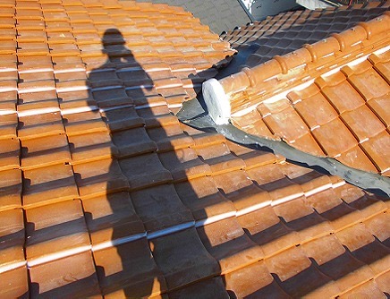 加古川市　谷板金交換　瓦を復旧し取り合いを調整