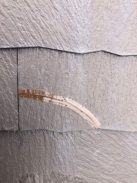 神戸市　屋根補修、屋根材　カラーベスト　ひび割れ　シーリング1