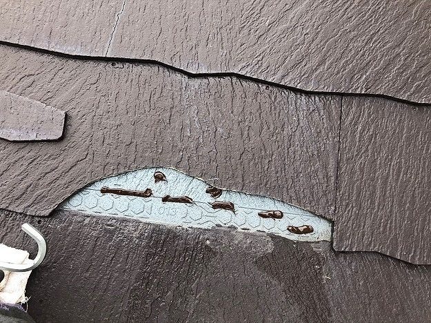 神戸市　屋根補修、屋根材　カラーベスト　ひび割れ　破損大