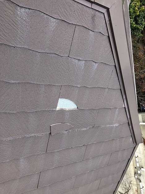 神戸市　屋根補修、屋根材　カラーべスト　破損