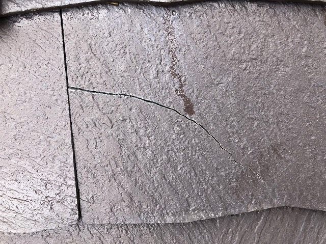 神戸市　屋根補修、屋根材　カラーベスト　ひび割れ