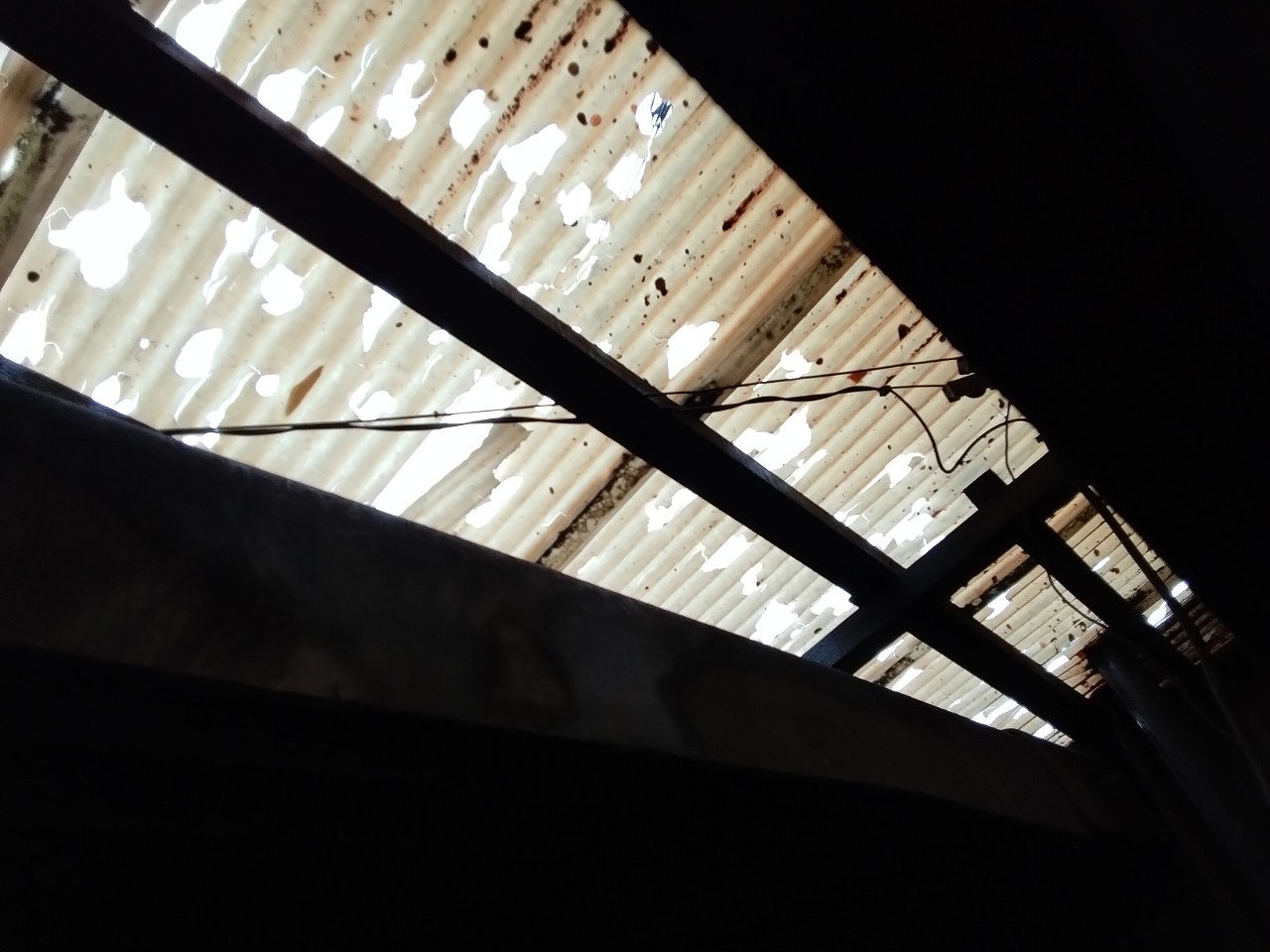 加古郡稲美町　雹害　工場波板に被害