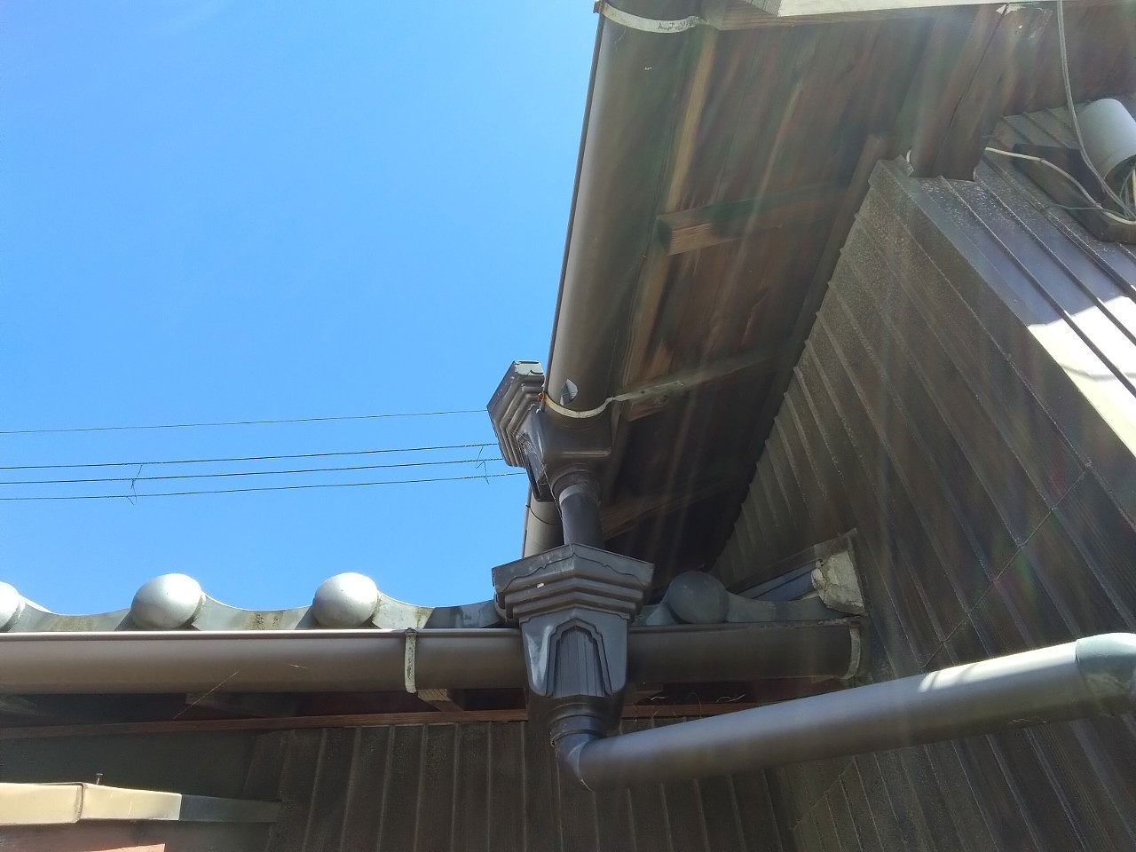 高砂市　集水器(上合)付近軒樋(半丸)穴あき