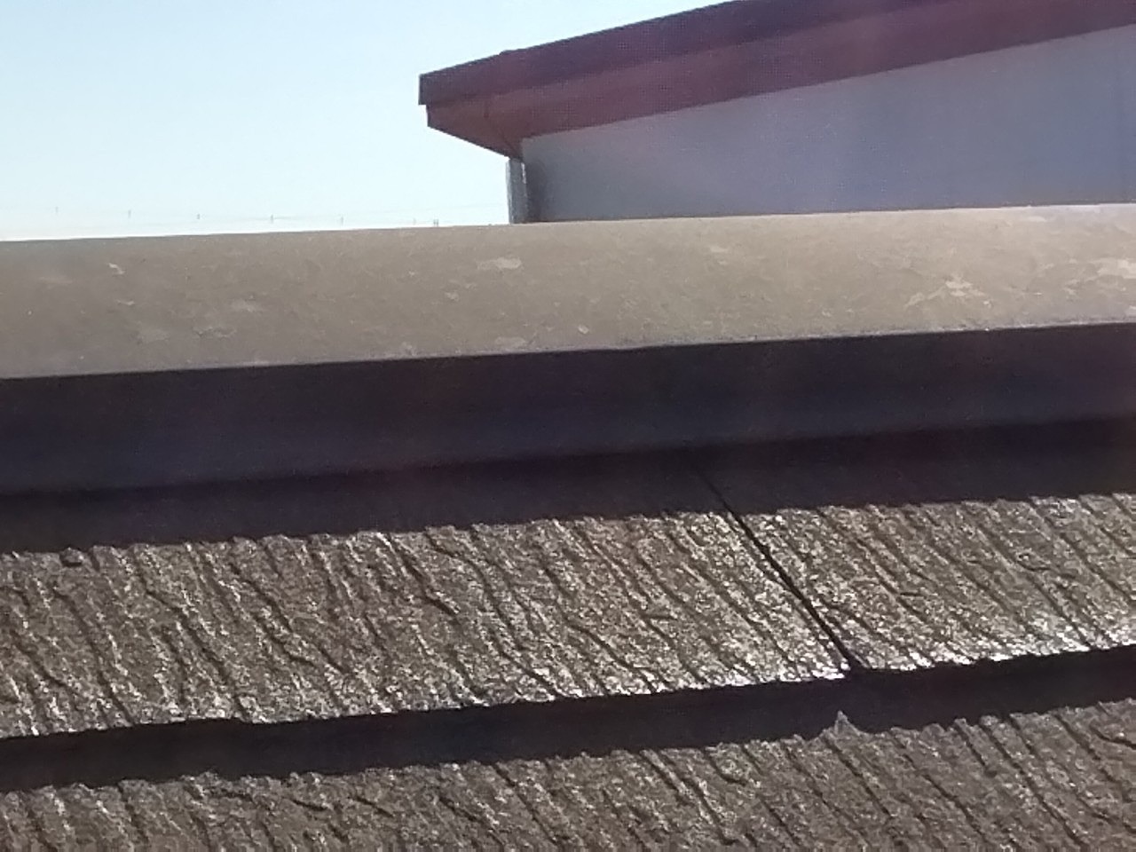 加古郡播磨町　棟包み板金凹み