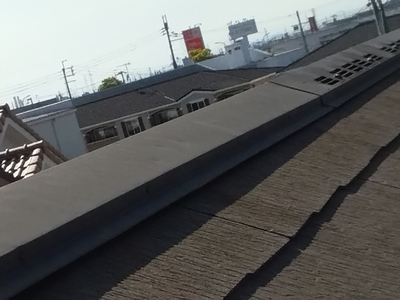 加古郡播磨町　強風で棟包み金浮き