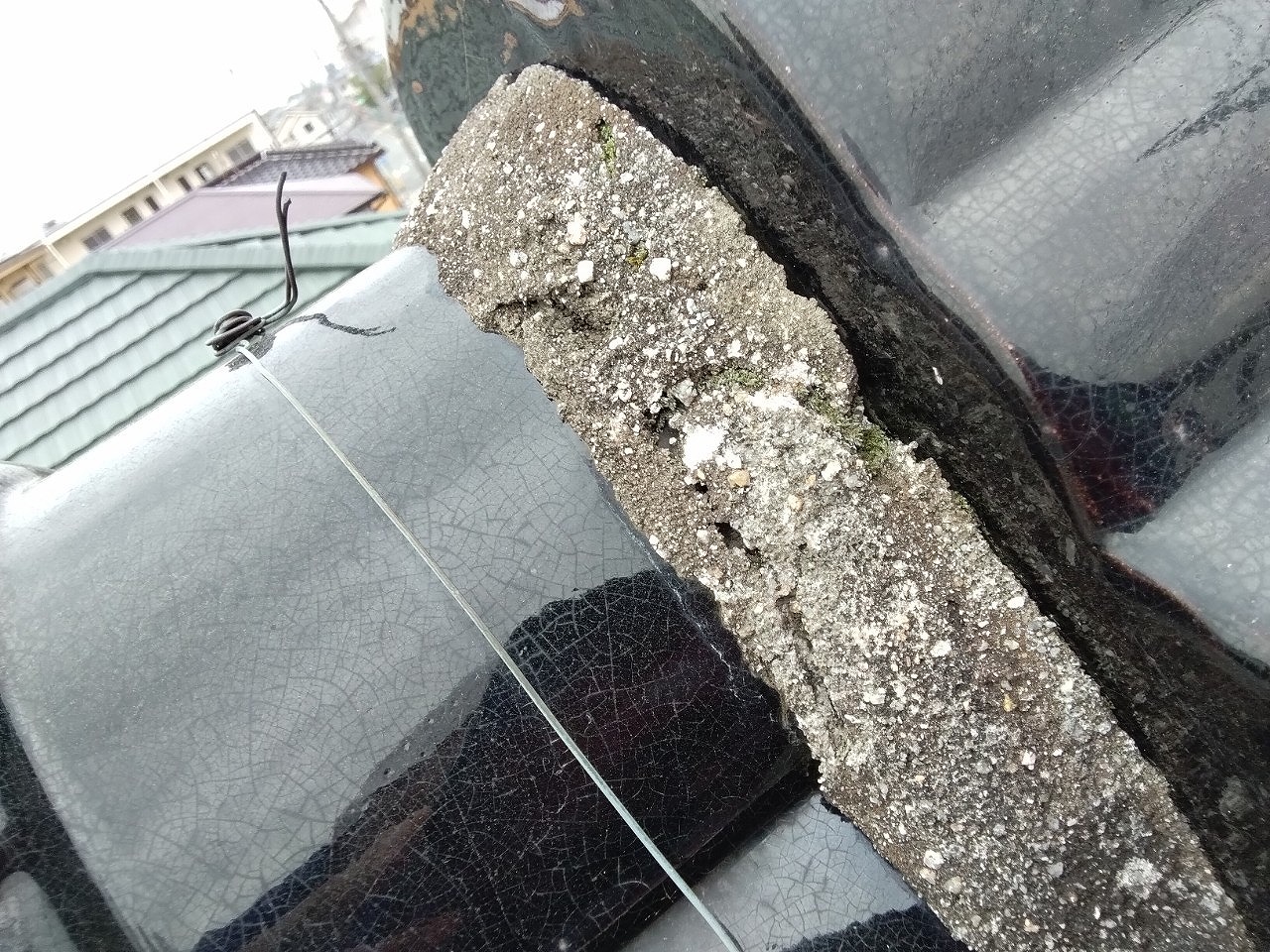 明石市　鬼瓦しっくい劣化