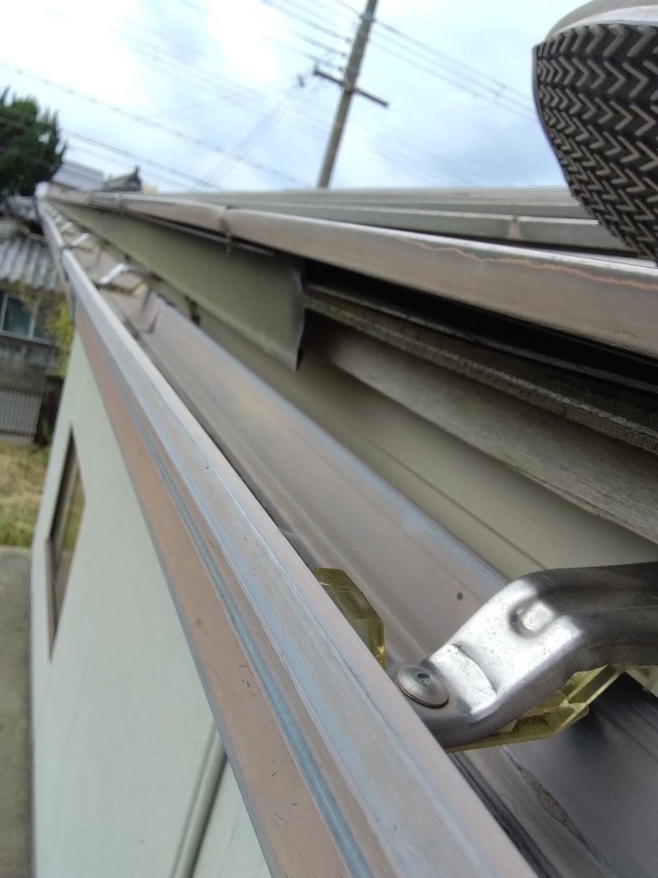 加古川市　台風で軒先水切り飛散