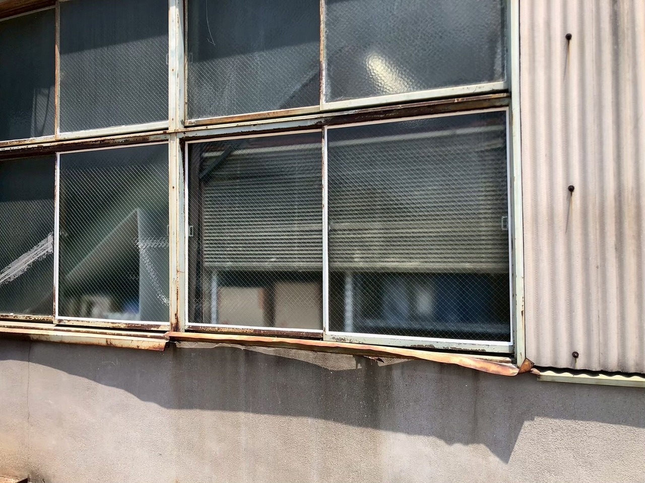 加古川市で工場硝子交換