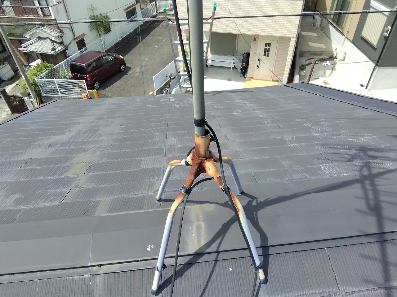 スレート屋根　テレビアンテナ
