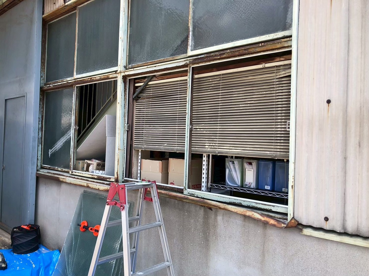 加古川市で工場ガラス交換