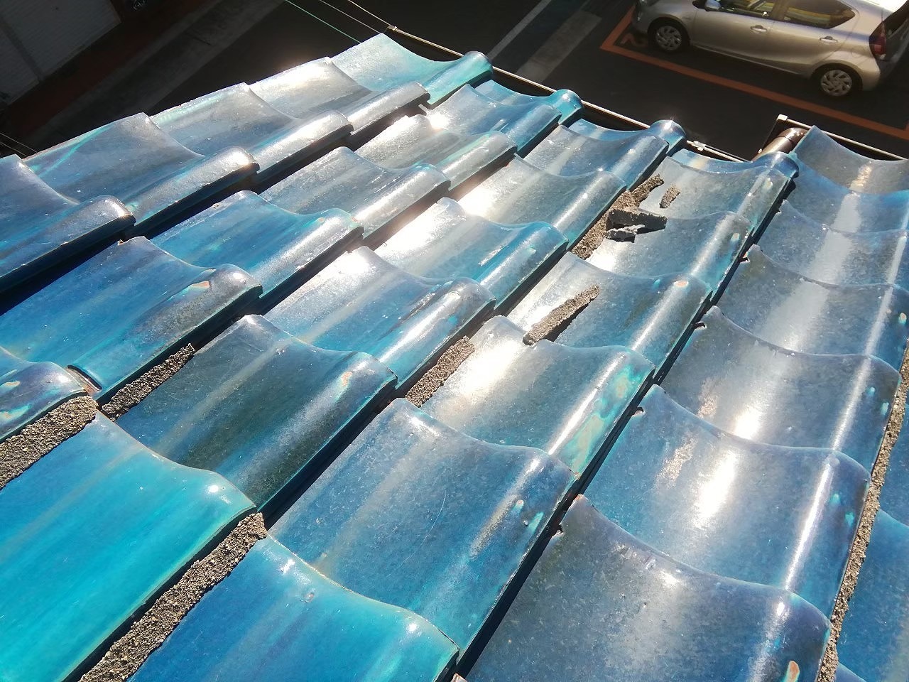 和瓦　縦漆喰(しっくい)劣化