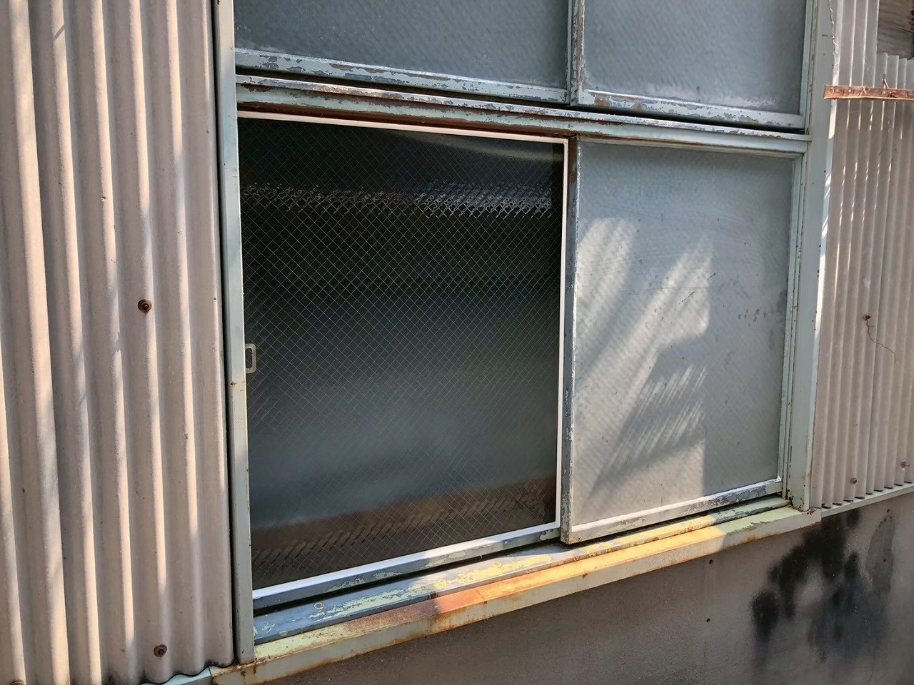 加古川市で工場すりガラス新設