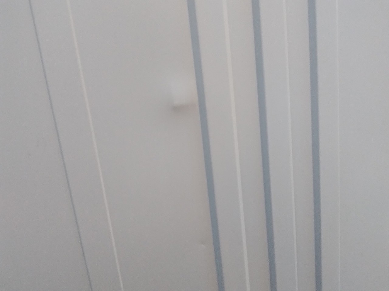 加古川市　雹被害で倉庫凹み