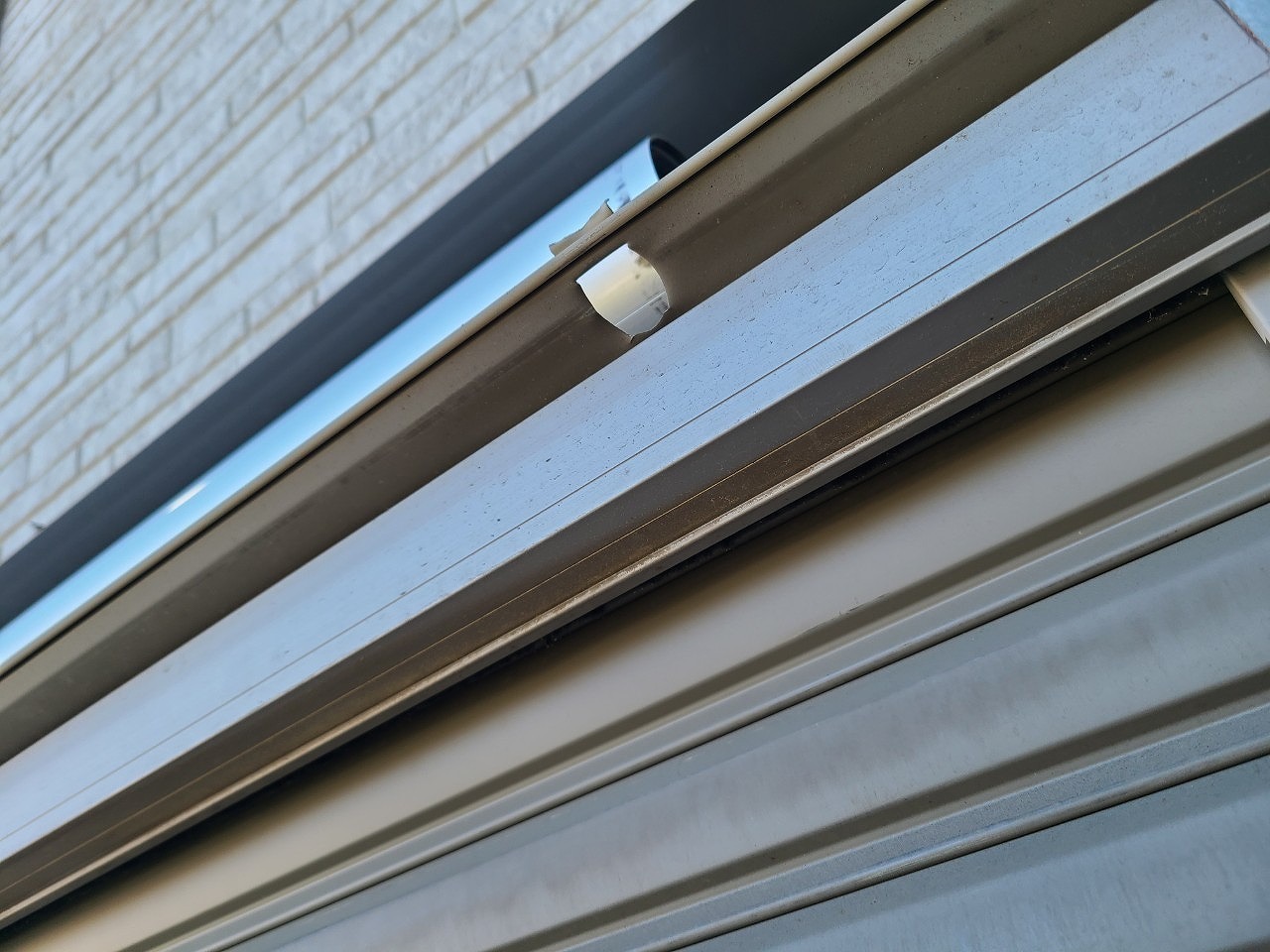 加古川市　雹でシャッター壊れた