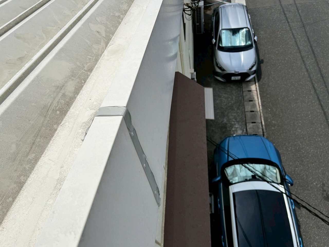 加古川市　金属屋根　ケラバ水切り　シリコン