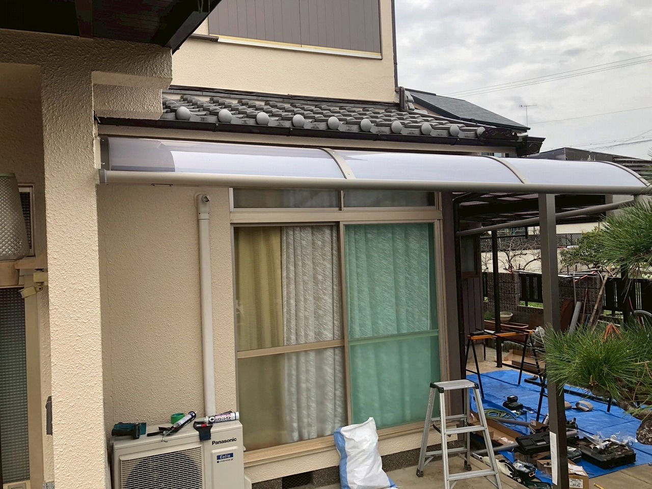 テラス屋根　ポリカ完成