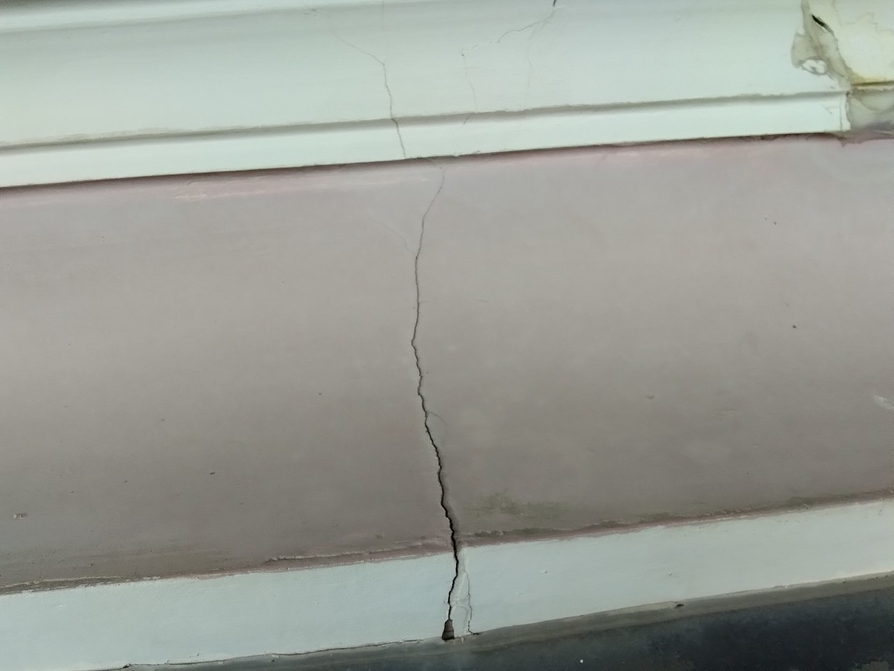 加古川市　雨押え帯　ひび