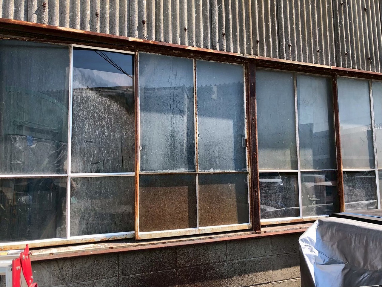 加古川市で工場窓硝子交換