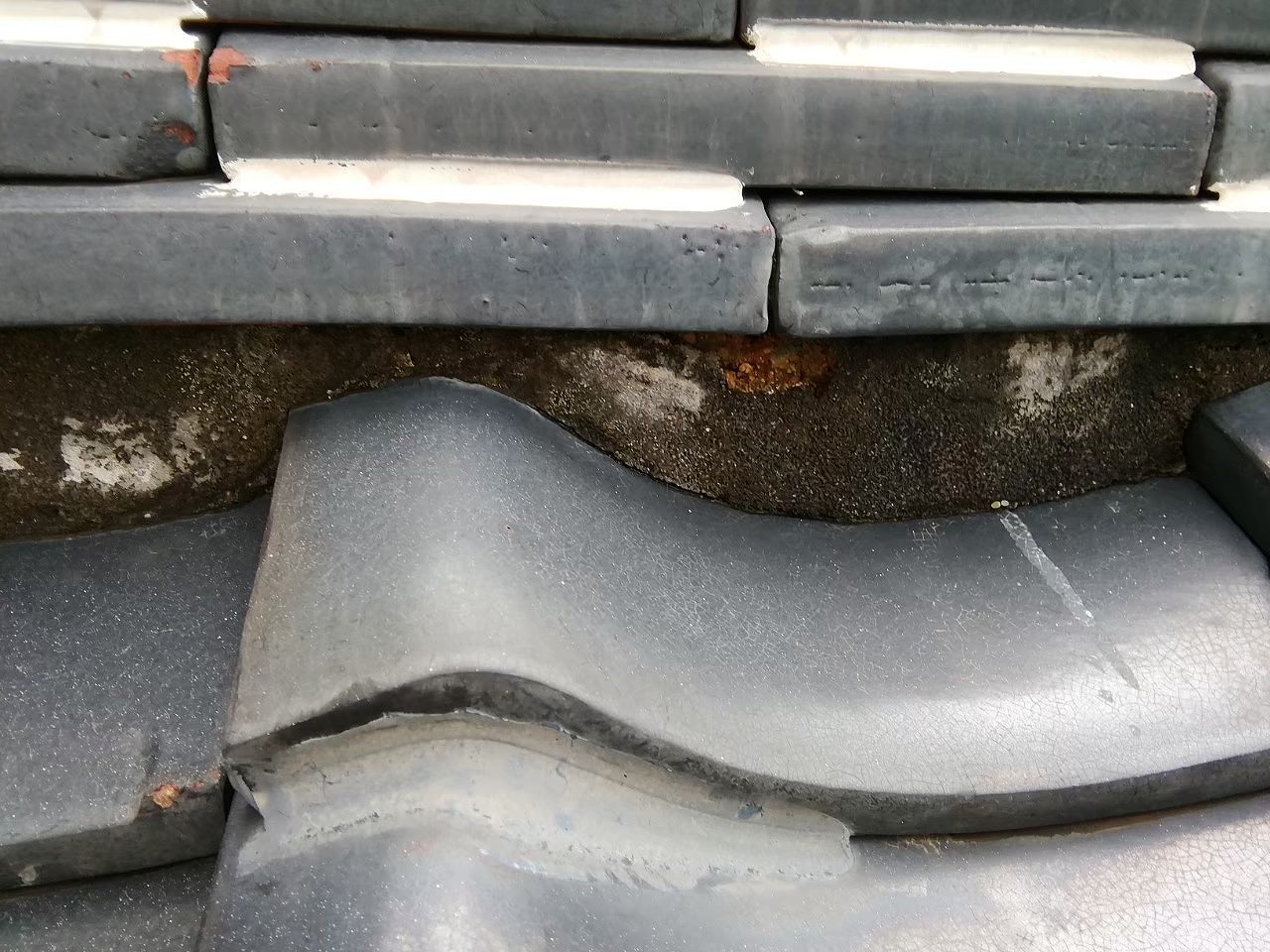 棟下　面戸漆喰(しっくい)