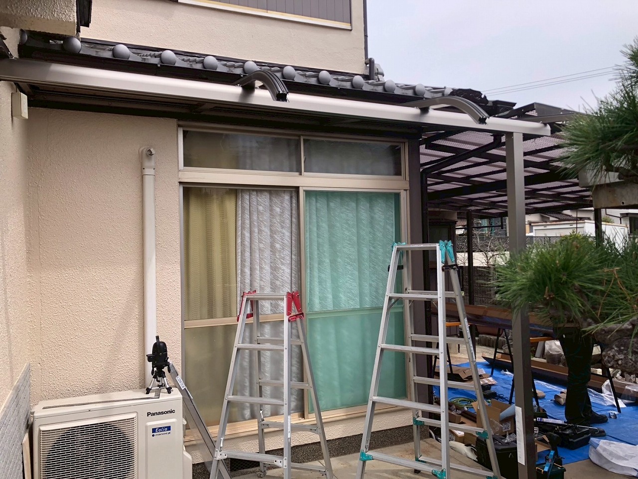 テラス屋根　フレーム組立