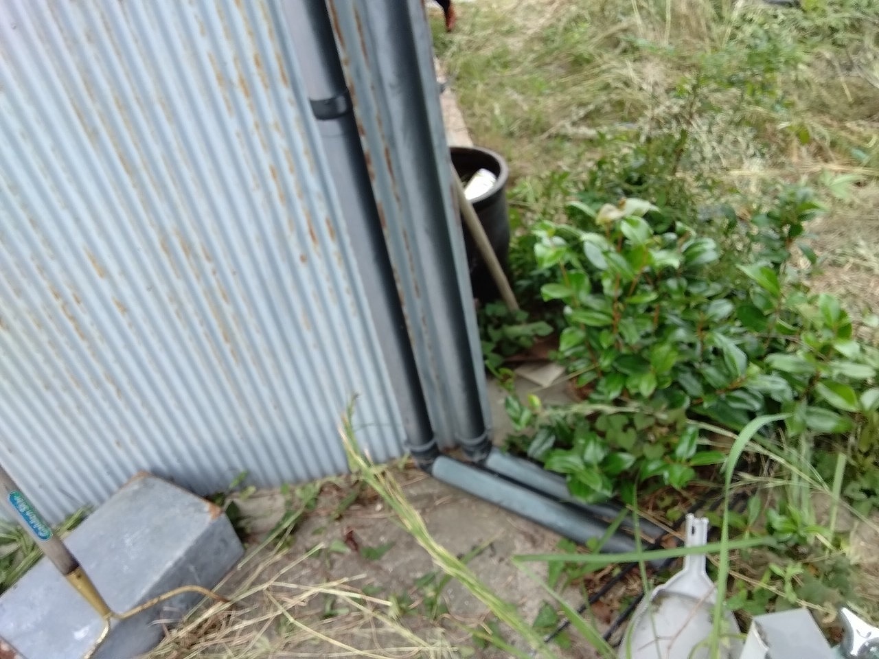 加古川市　竪樋(60パイ)割れ