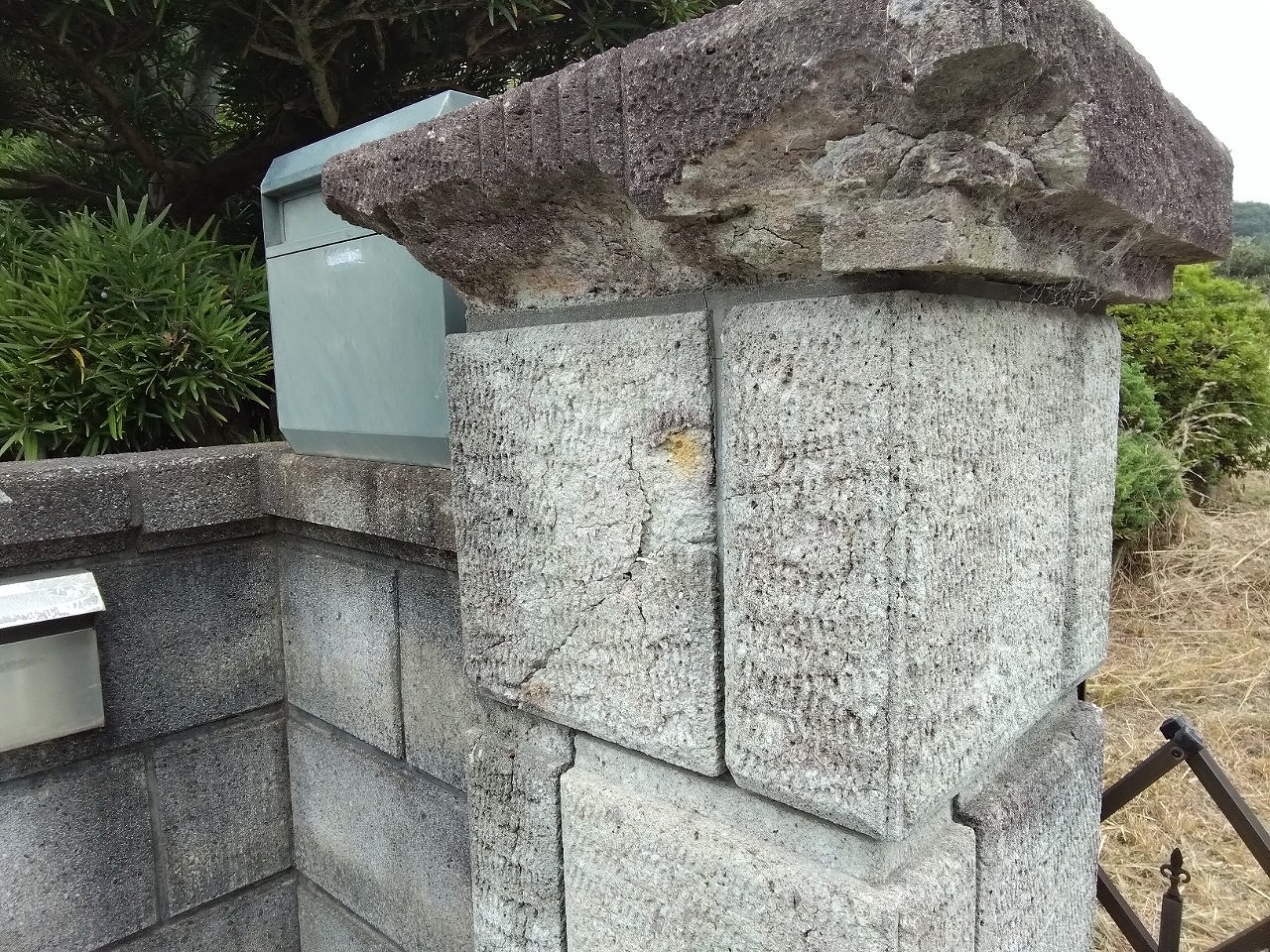 加古川市　石門が亀裂