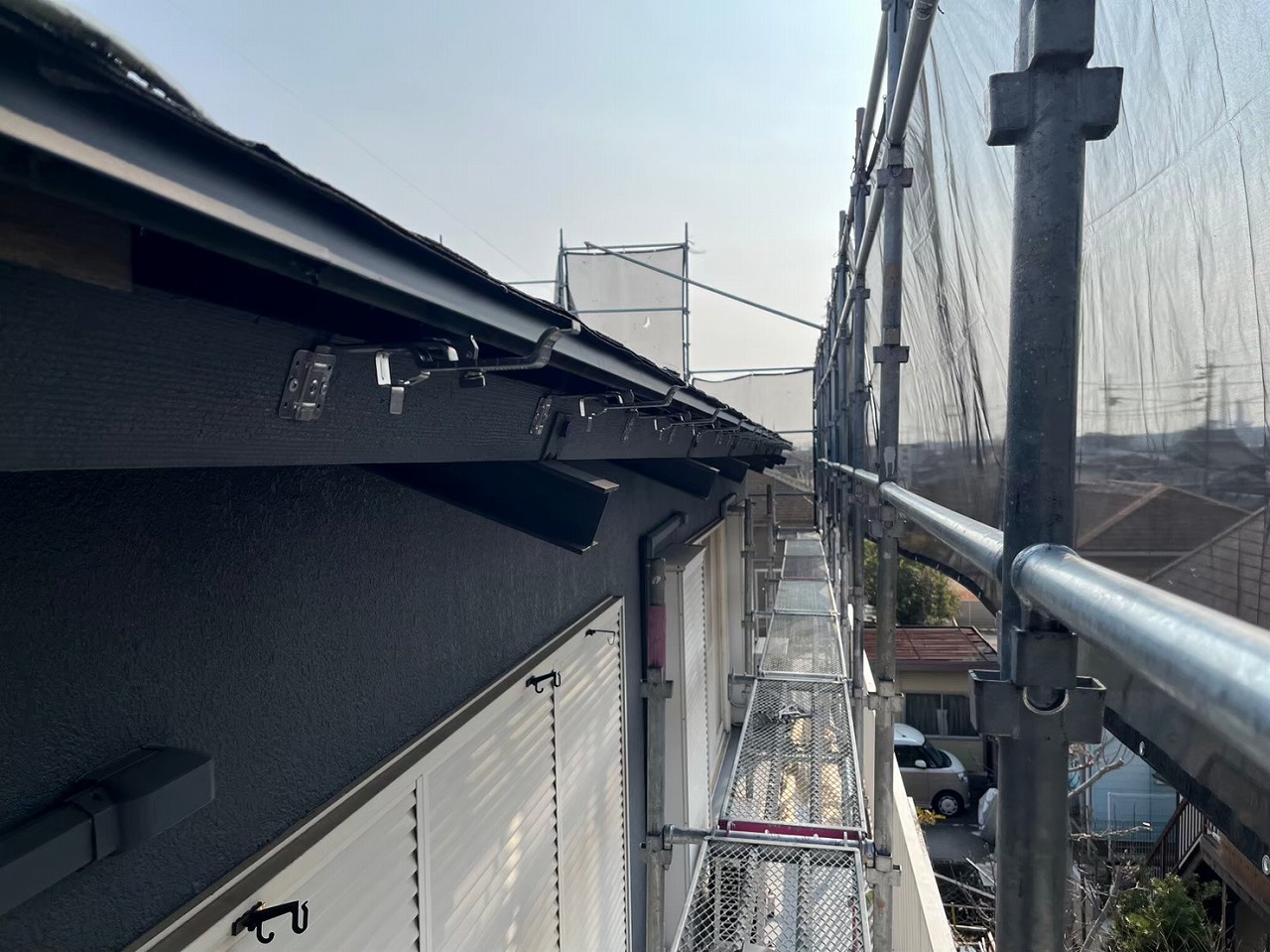 角樋　受け金具取り付け完了