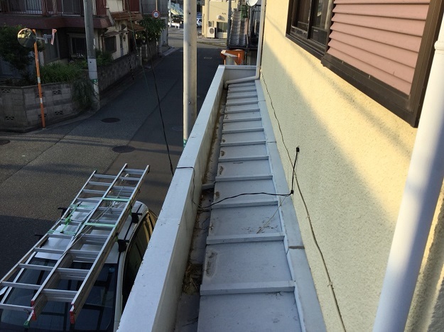 加古川市　バルコニー　雨漏り　施工前