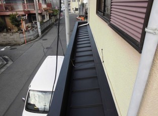 加古川市　バルコニー　雨漏り　カバー工法