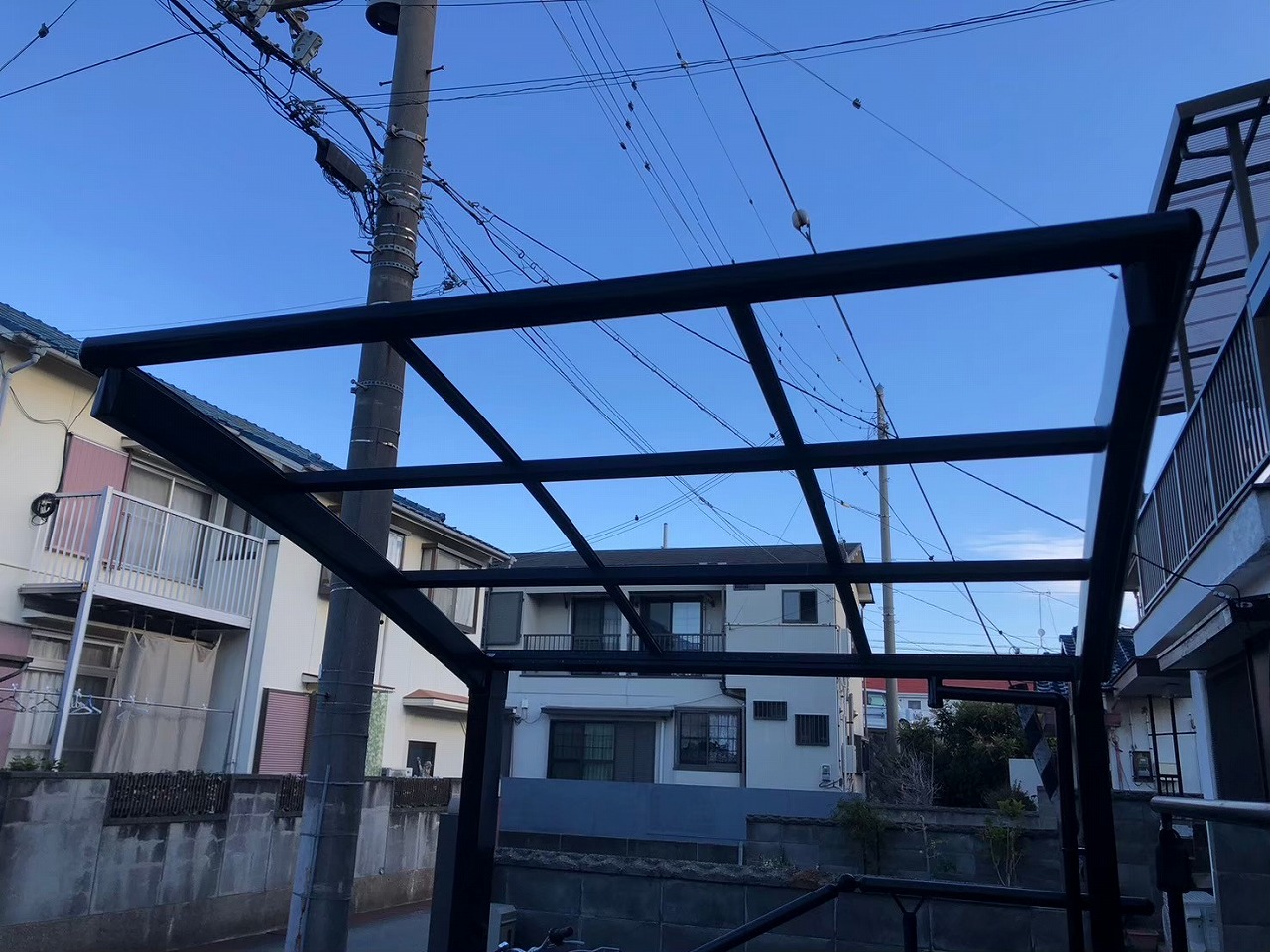 雹災害サイクルポート　ポリカ屋根撤去