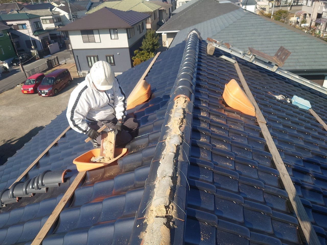 和瓦(釉薬瓦)　棟修理