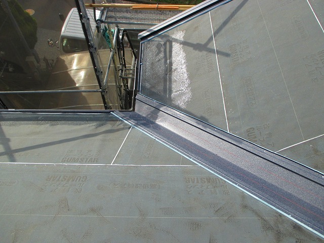 三木市　屋根　谷