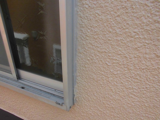 加西市　屋根補修漆喰工事　窓枠の補修完了