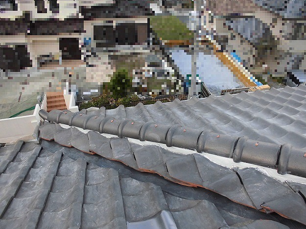 姫路市 雨漏り修理 谷板金交換　棟際漆喰補修