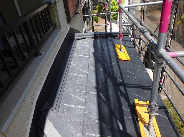 ROOGA鉄平本体の施工