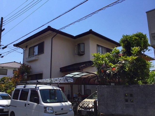 地上から見た建物全景