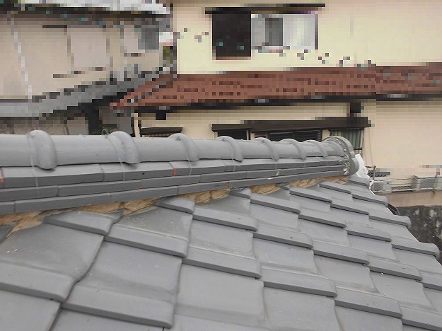 LINE_ALBUM_施工事例（明石市、屋根補修、漆喰塗り替え、谷板金交換）_250519_1