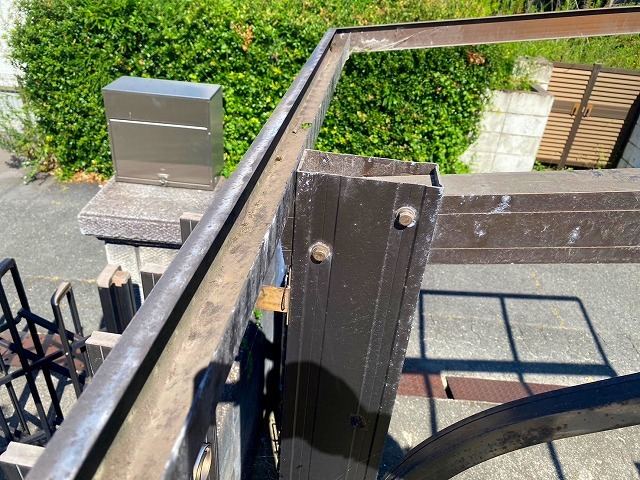 フレーム一体型樋の清掃