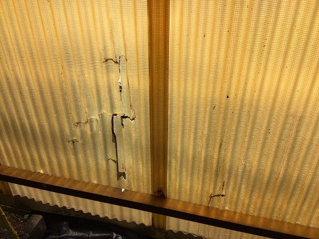 壁面波板の破損