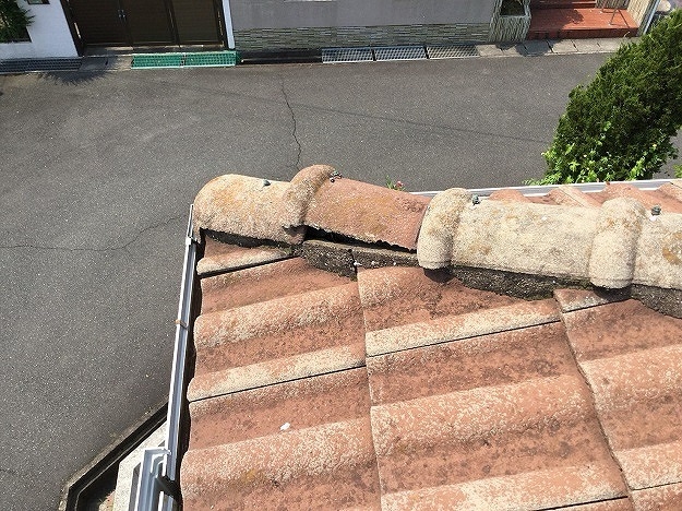 神戸市　施工事例　葺き替え工事　セメント瓦　棟瓦浮き