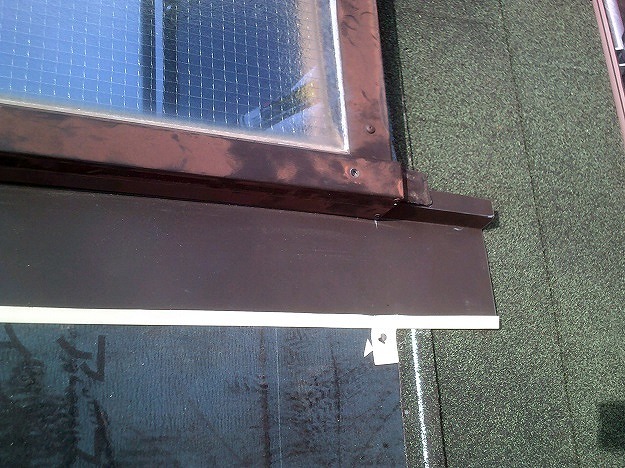 神戸市　屋根カバー工法　下地　天窓周り2