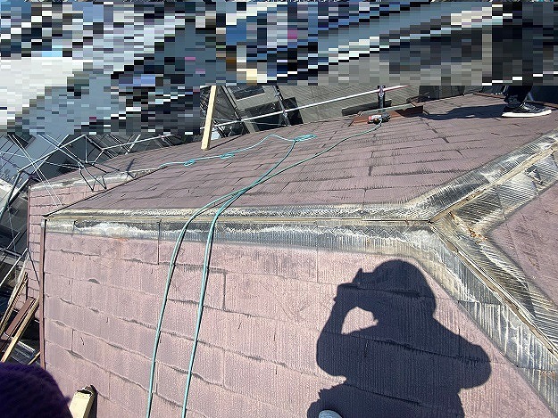 神戸市　屋根カバー工法　棟板金取り外し