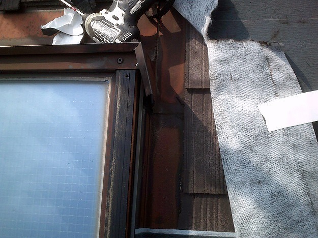 神戸市　屋根カバー工法　下地　天窓周り1