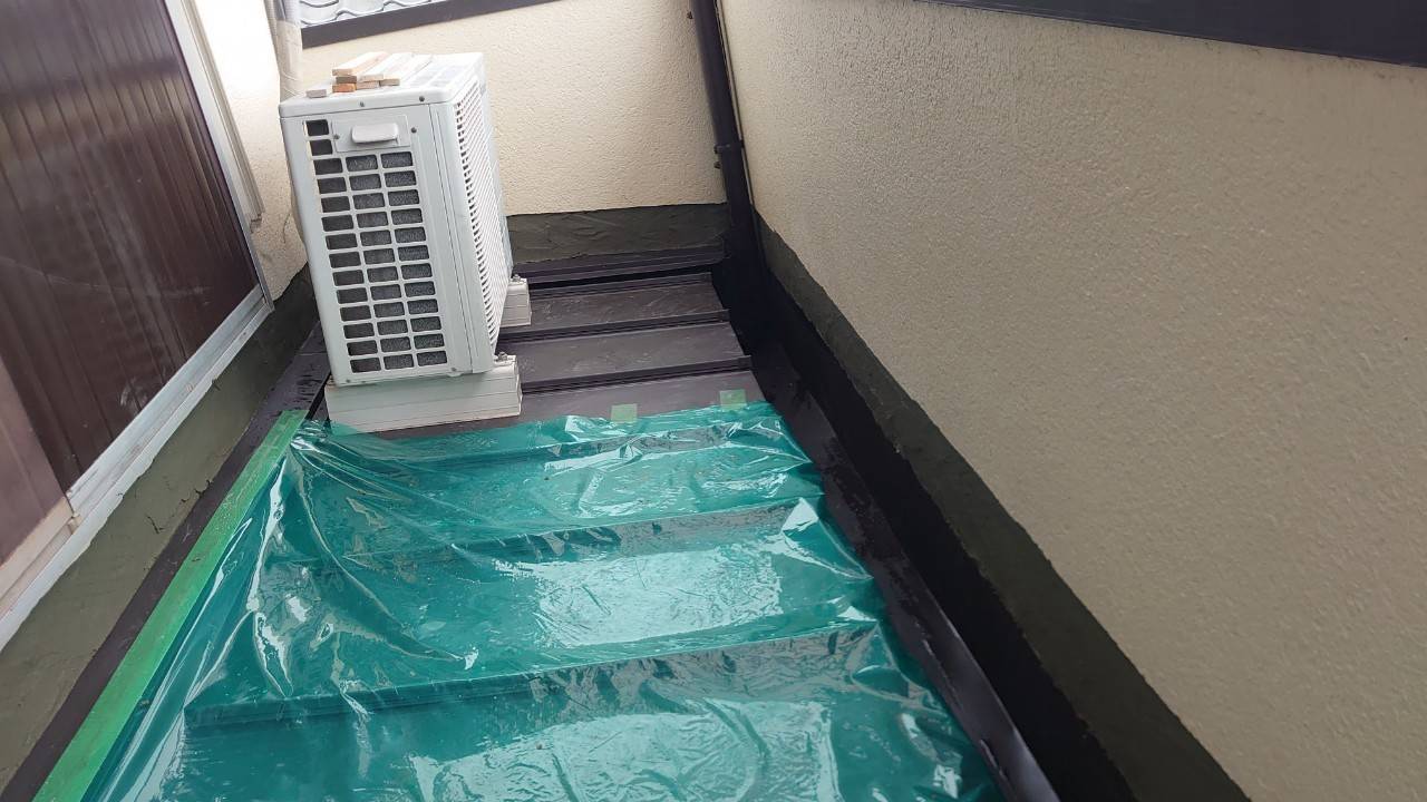 明石市　現場ブログ　モルタル完了　室外機周り