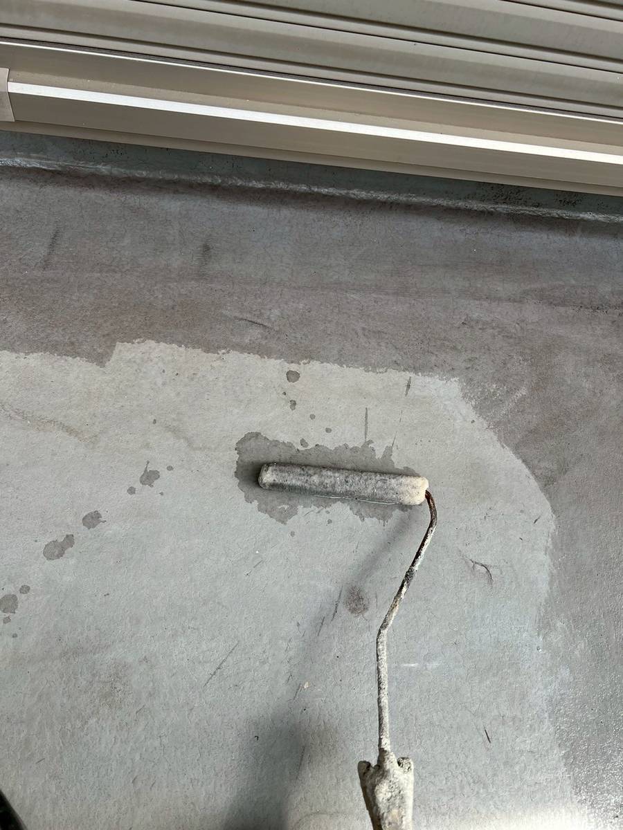 明石市　トップコート　サッシ際