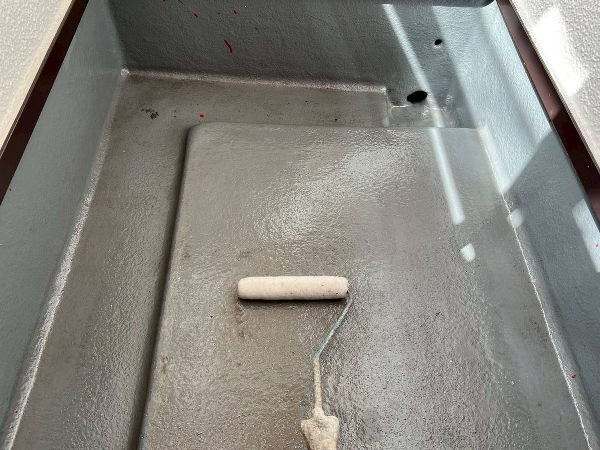 明石市　ベランダ下塗り