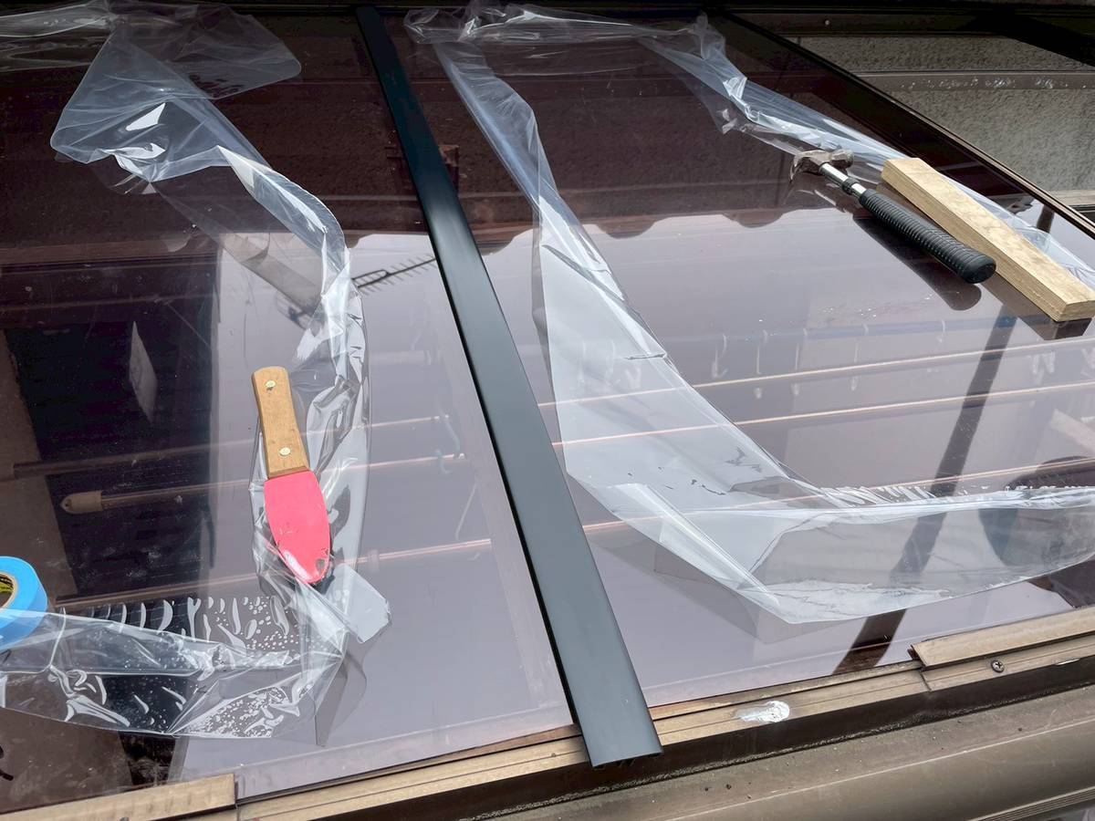 加古郡稲美町　雹災害　ベランダ　ポリカ２