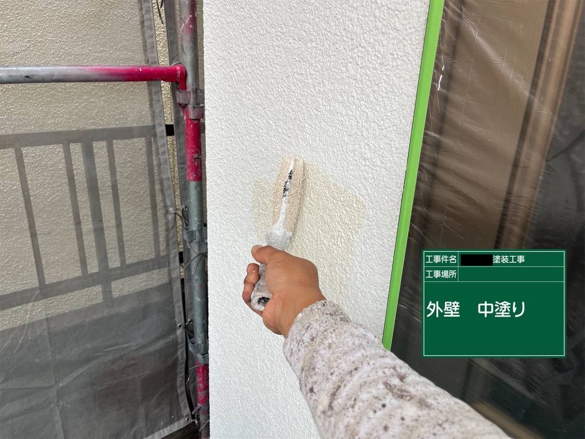 加古川市　外壁　塗装　中塗り