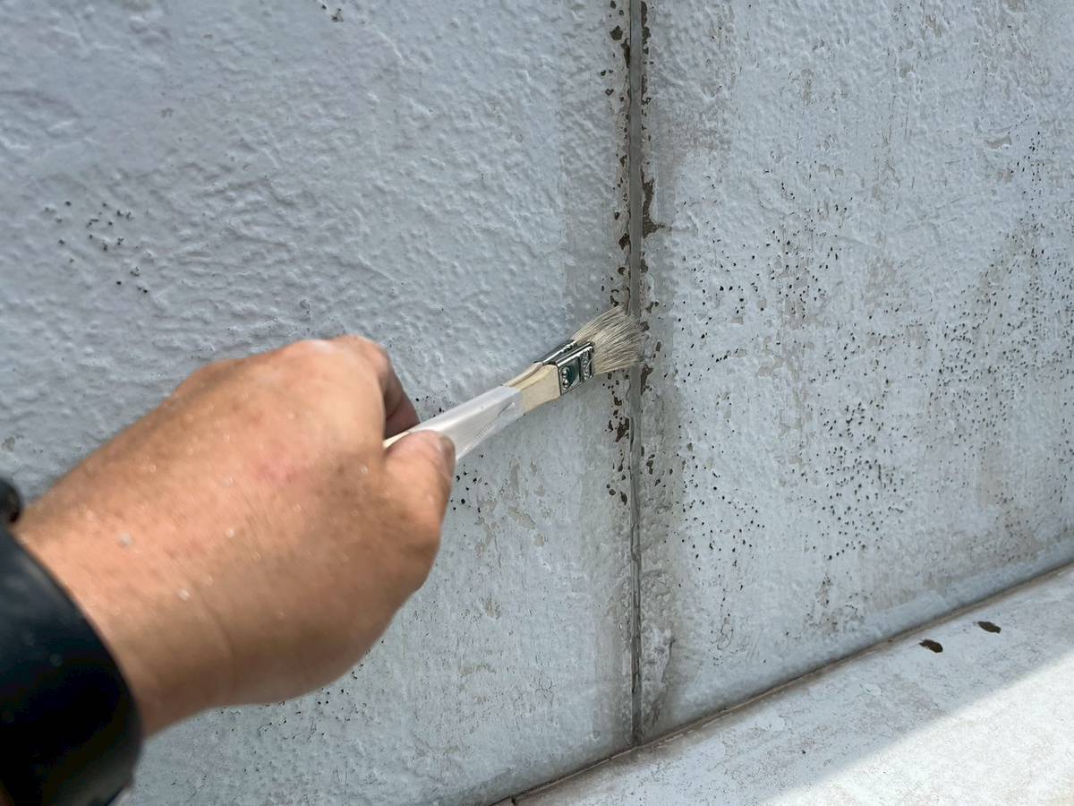 高砂市　外壁シール工事　下地処理