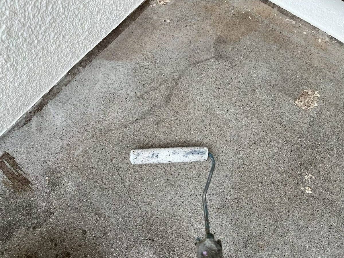 加古川市　ベランダ防水　プライマー